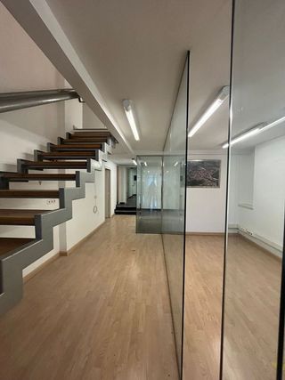 Local comercial en alquiler en Eixample Nord – La Devesa en Girona