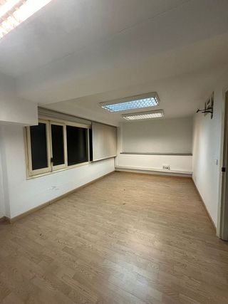 Local comercial en alquiler en Eixample Nord – La Devesa en Girona