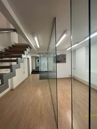 Local comercial en alquiler en Eixample Nord – La Devesa en Girona