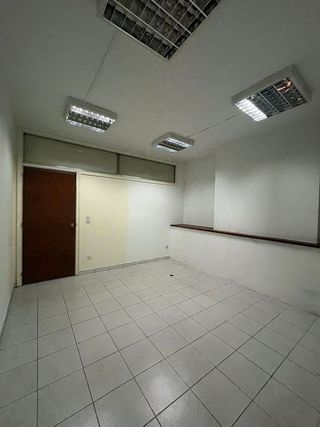 Local comercial en alquiler en Eixample Nord – La Devesa en Girona