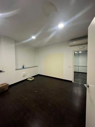 Local comercial en alquiler en Eixample Nord – La Devesa en Girona