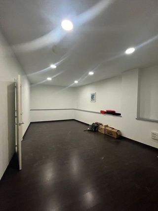 Local comercial en alquiler en Eixample Nord – La Devesa en Girona