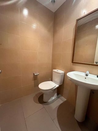 Local comercial en alquiler en Eixample Nord – La Devesa en Girona