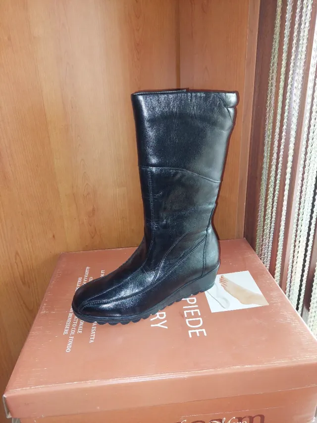 Stivaletto donna zeppa pelle nero