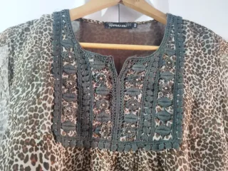 Blusa animal print crochet beige y marrón