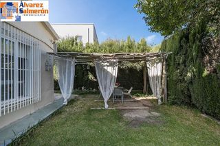 Chalet en venta en Residencial Triana - Barrio Alto en Gabias (Las)