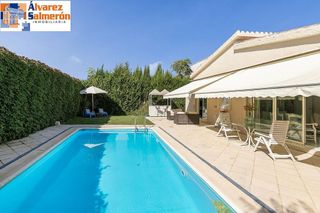 Chalet en venta en Residencial Triana - Barrio Alto en Gabias (Las)