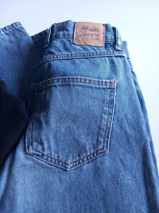 Pantalón  Pull&Bear y jersey estampado