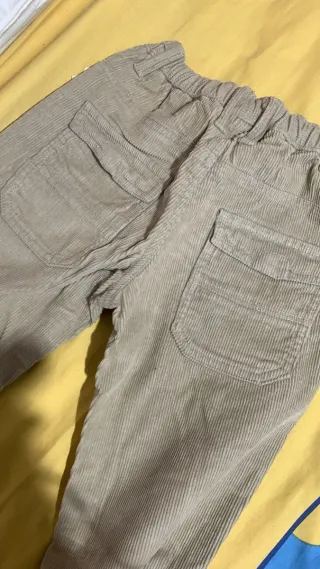 Pantalón pana niño Mayoral beige.
128 cm
8 años 