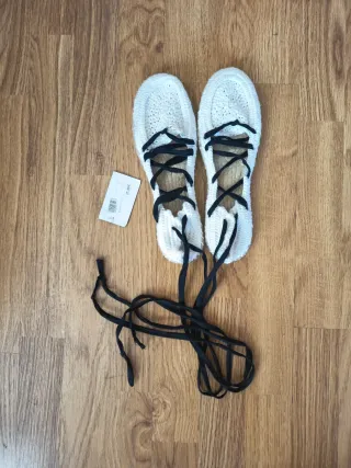 Alpargatas Baturra Blancas y Negras