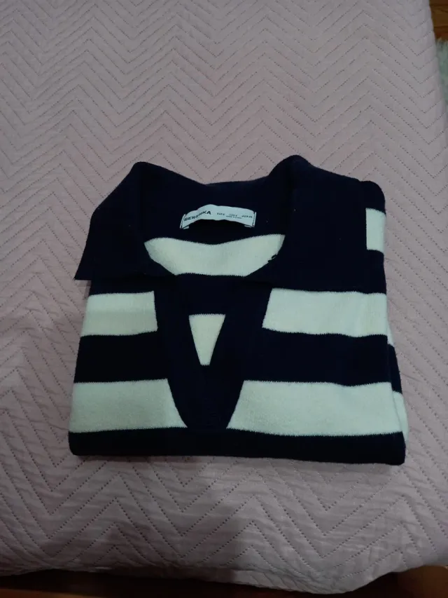 Jersey Bershka rayas azul y blanco corto