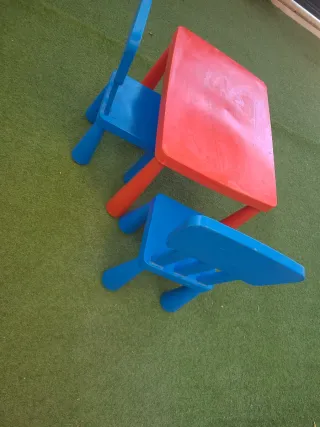 Mesa y 2 Sillas Infantiles IKEA