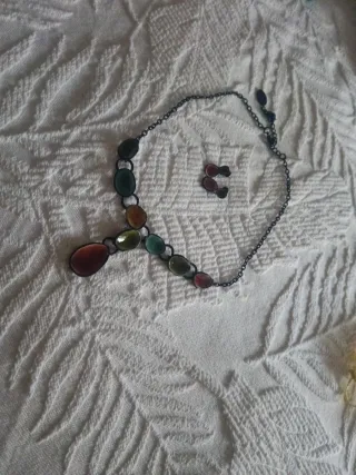Conjunto collar y pendientes piedras multicolor