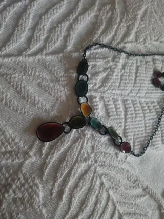 Conjunto collar y pendientes piedras multicolor