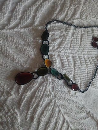 Conjunto collar y pendientes piedras multicolor