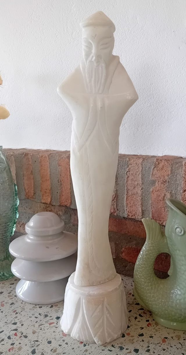 Escultura de alabastro figura oriental