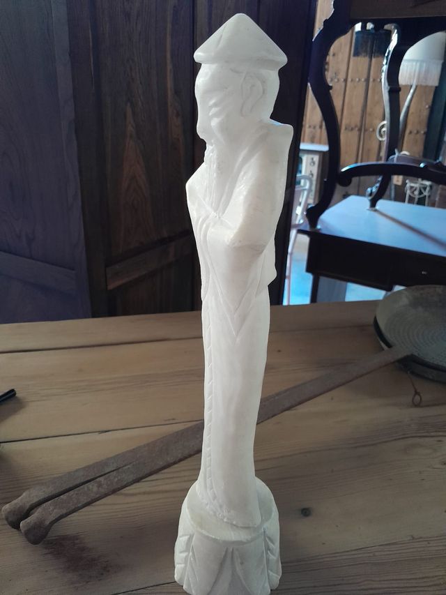 Escultura de alabastro figura oriental