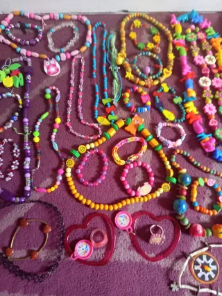 Lote Joyería Infantil: Pulseras, Collares, Pendien