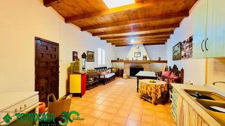 Casa adosada en venta en Herencia