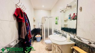 Casa adosada en venta en Herencia