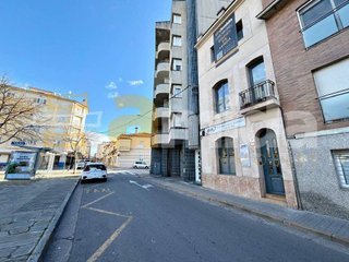 Edificio en venta en Gràcia en Sabadell