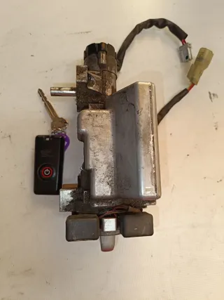 Clausor y cerradura Honda Forza NSS 250 EX 2007