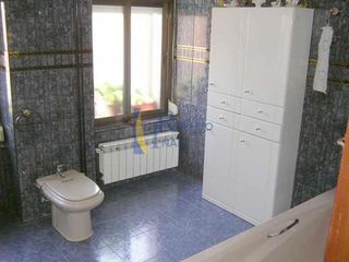 Casa adosada en venta en Valencia de Don Juan