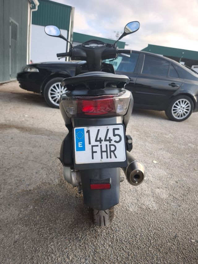 Honda Dylan 125 Negra