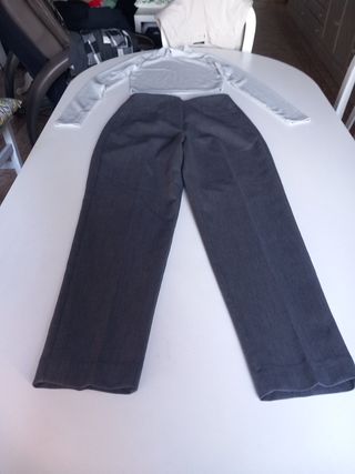 Pantalón gris Zara y jersey gris H&M