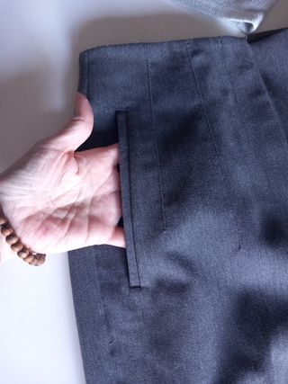 Pantalón gris Zara y jersey gris H&M