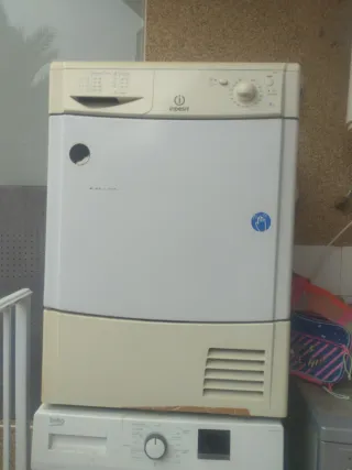 Secadora Indesit. Sólo gente de Elche o alrededore
