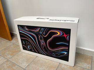 Apple Studio Display Monitor VESA - like new