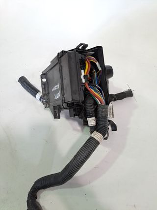 CAJA RELES / FUSIBLES NISSAN NOTE (2)