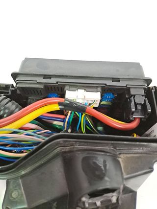 CAJA RELES / FUSIBLES NISSAN NOTE (2)