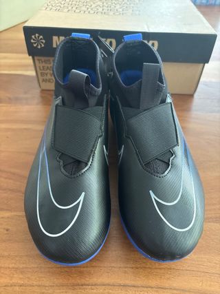 Botas de fútbol Nike Air Zoom negras y azules