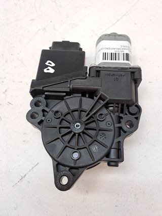 MOTOR ELEVALUNAS DELANTERO DERECHO KIA CEED (3)