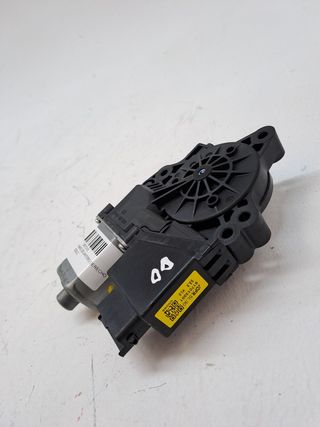 MOTOR ELEVALUNAS DELANTERO DERECHO KIA CEED (3)