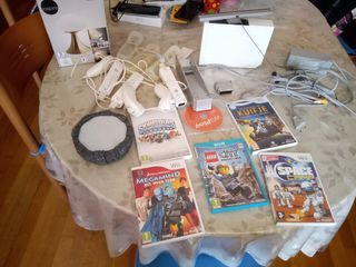 Consola Wii Blanca + 3 Mandos y Juegos