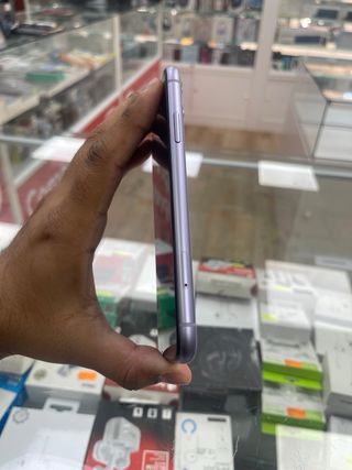 iPhone 11 viola
Capacità 128 GB
