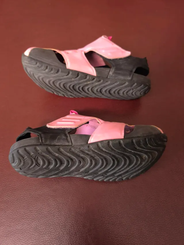 Scarpe da acqua rosa Nike