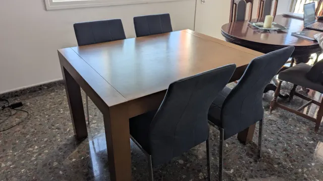 Mesa comedor + 4 sillas + mesa centro