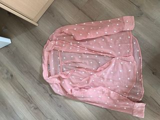 Blusa rosa palo lunares blancos