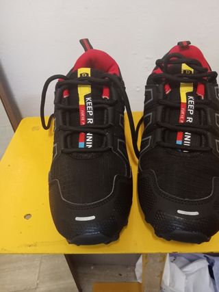 Zapatillas de montaña  lluvia deportivas negras y 