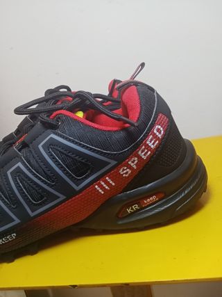 Zapatillas de montaña  lluvia deportivas negras y 