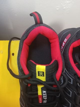Zapatillas de montaña  lluvia deportivas negras y 