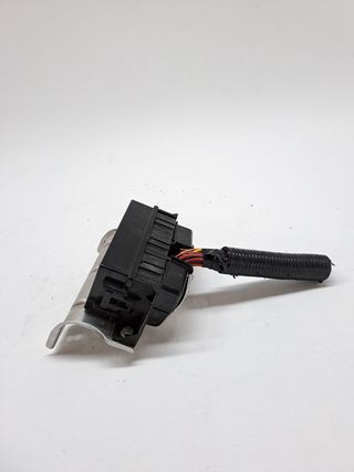 CAJA RELES / FUSIBLES TESLA MODEL S (3)