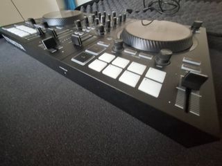 Controlador DJ Traktor S2 MK3 + Hardcase