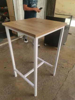 Mesa de terraza madera y metal