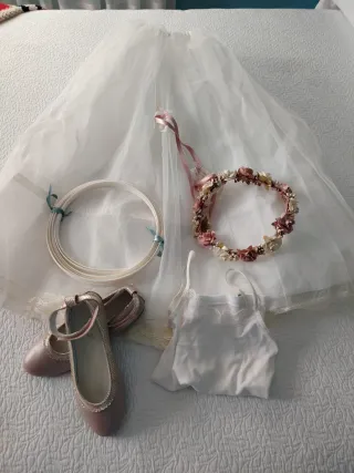 Vestido de comunión niña crema 
y rosa