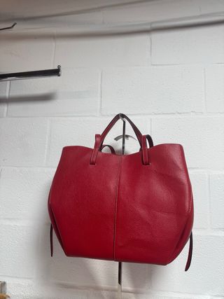 Bolso de mano rojo de piel